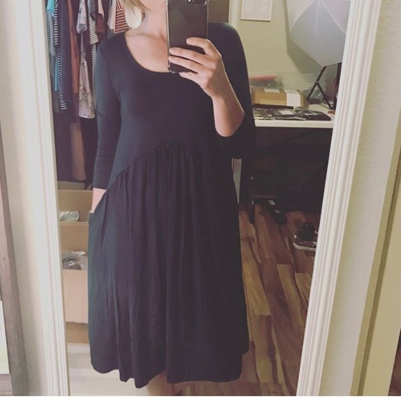 Black empire dress - Picture 5 of 5